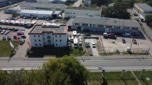 Luftbild Dienstleistungszentrum rund ums Automobil