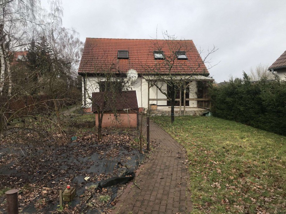 Hausansicht mit �berdachter Te Einfamilienhaus Brandenburg