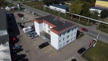 Luftbild Dienstleistungszentrum rund ums Automobil