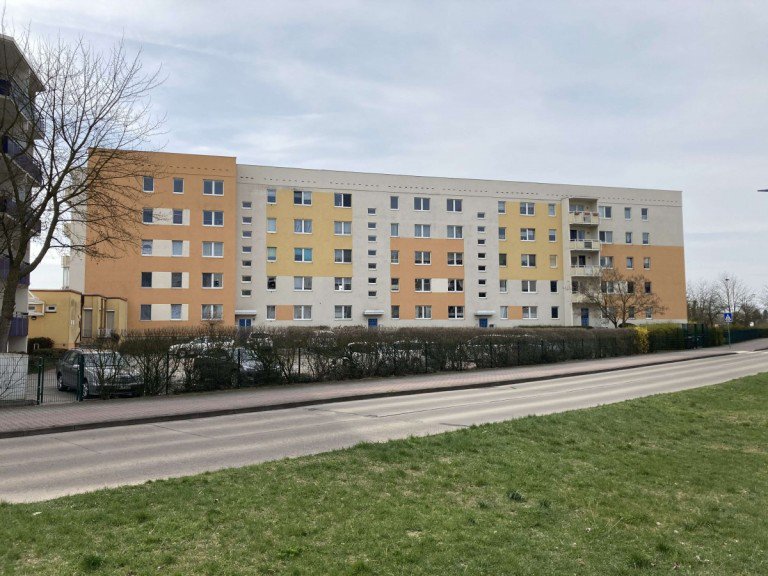Hausansicht Brandenburg Dachgeschosswohnung gro�z�gige 2-Zimmer-Wohnung mit Blick ins Gr�ne