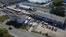 Luftbild Dienstleistungszentrum rund ums Automobil