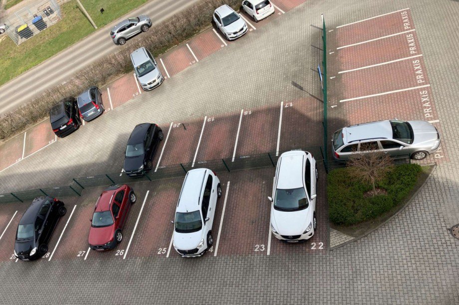 Au�enstellpl�tze Dachgeschosswohnung Brandenburg