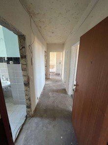Flur Handwerker/Kapitalanleger aufgepasst: MFH zum weiteren Ausbau