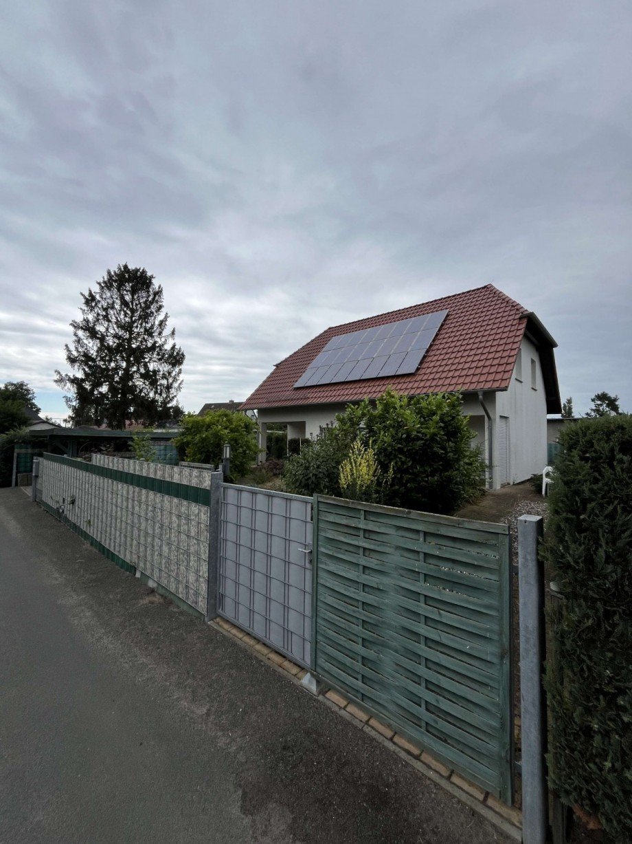 Stra�enansicht Einfamilienhaus Brandenburg